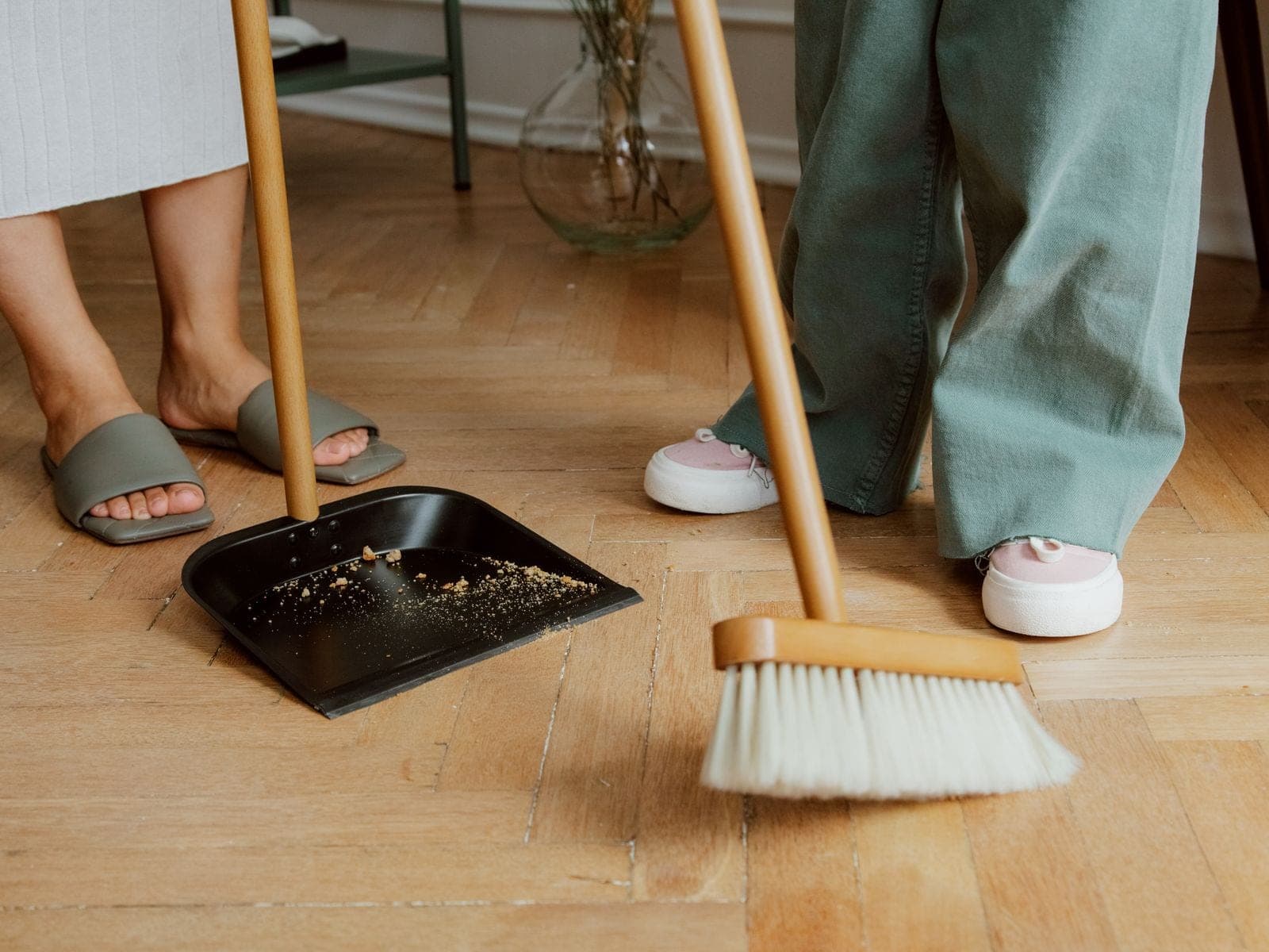Verre, désordre et traces : le logement après une effraction — ACLEANEO