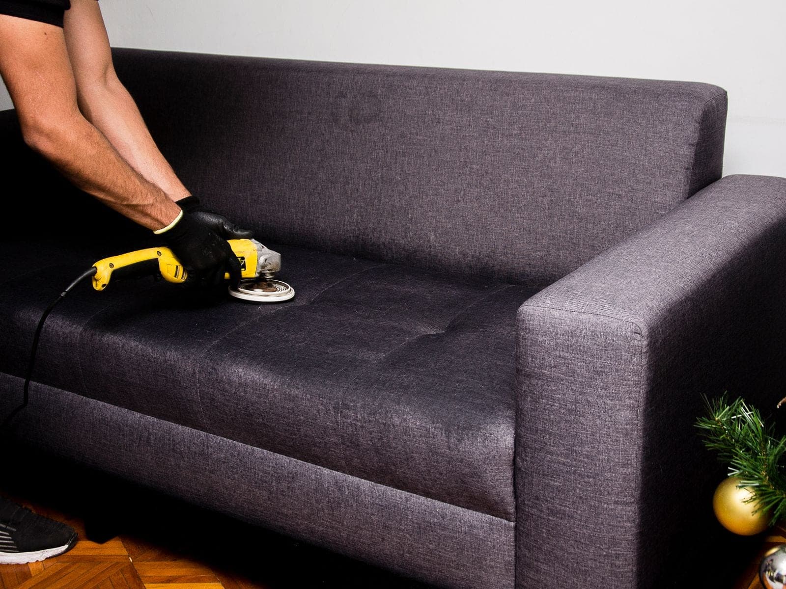 Nettoyage de canapés et de matelas par injection-extraction — ACLEANEO