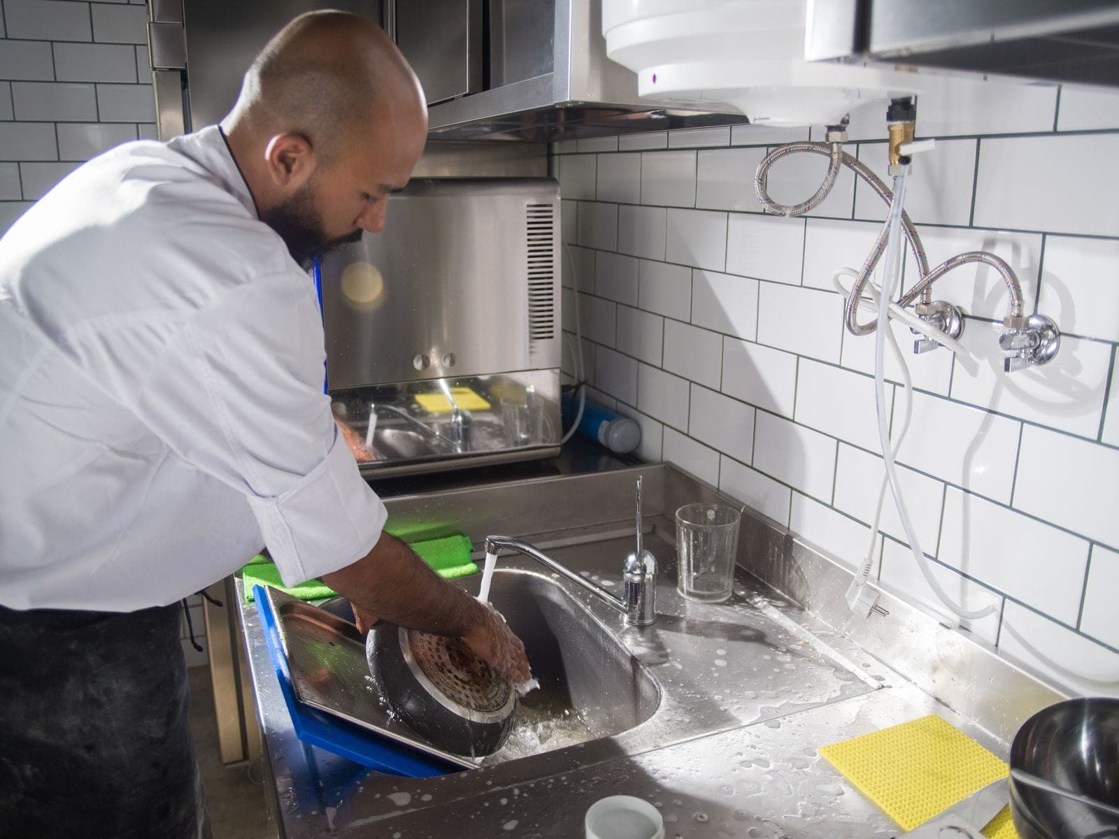 Dégraissage d'une cuisine professionnelle — ACLEANEO