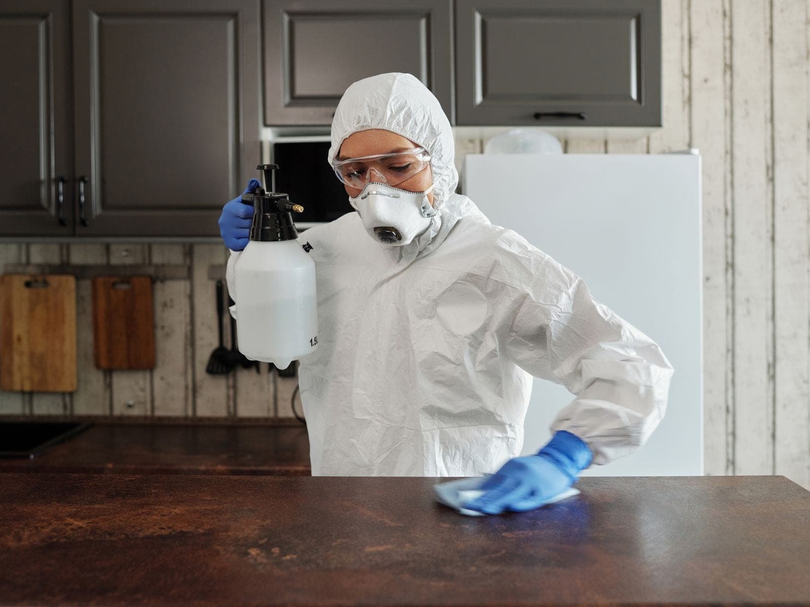 Pharmacies et laboratoires : un entretien qui suit vos zones — ACLEANEO