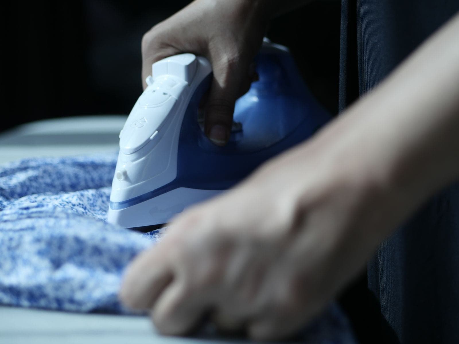 Repassage et linge, à votre domicile — ACLEANEO