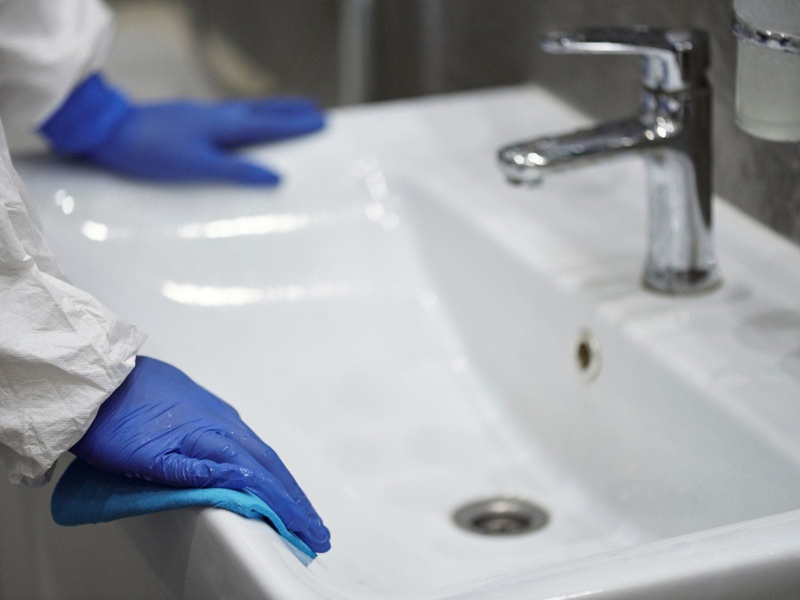Passages dédiés aux sanitaires et aux vestiaires — ACLEANEO